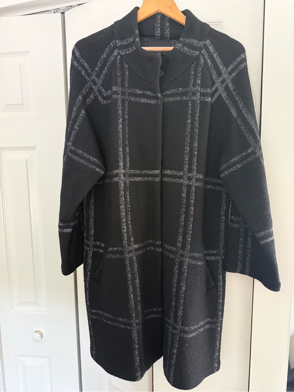 Adrienne Vittadini Black & White Windowpane Pattern Coat